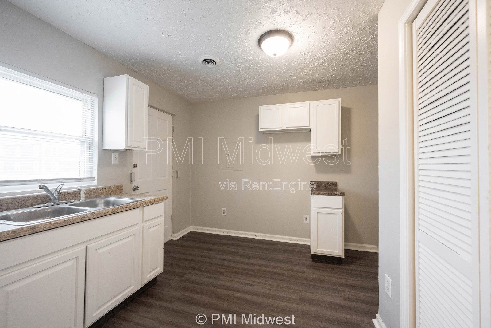 Modern Duplex in Prime Location - Perfect Rental Opportunity in Indianapolis! property image