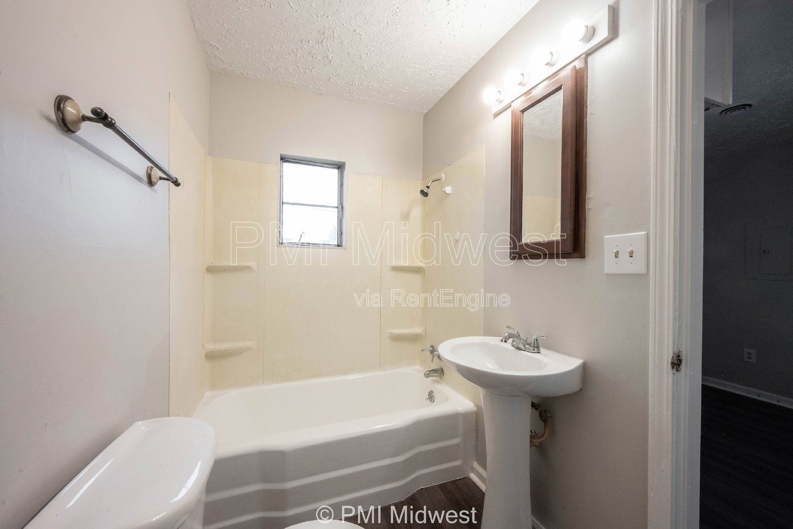Modern Duplex in Prime Location - Perfect Rental Opportunity in Indianapolis! property image