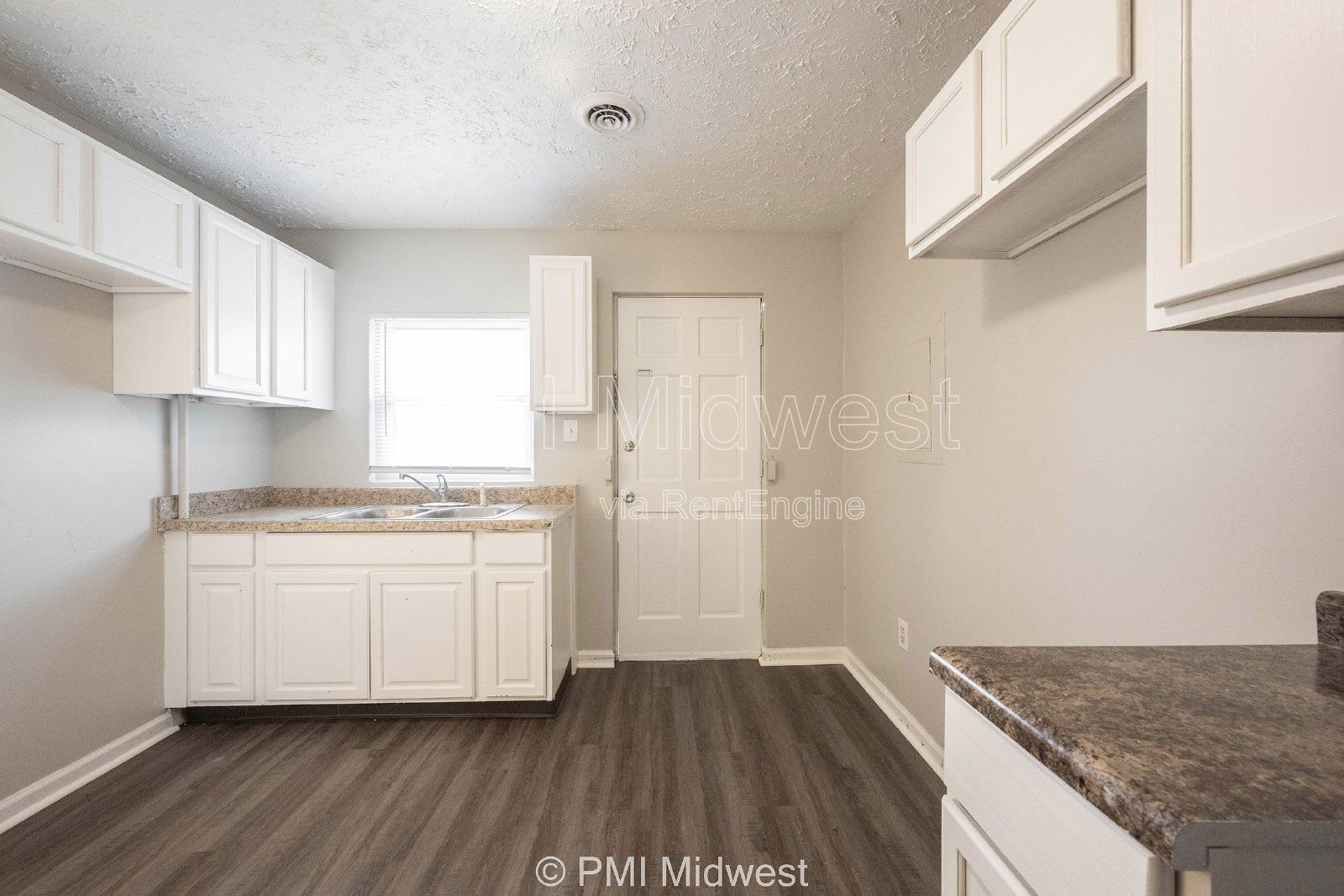 Modern Duplex in Prime Location - Perfect Rental Opportunity in Indianapolis! property image