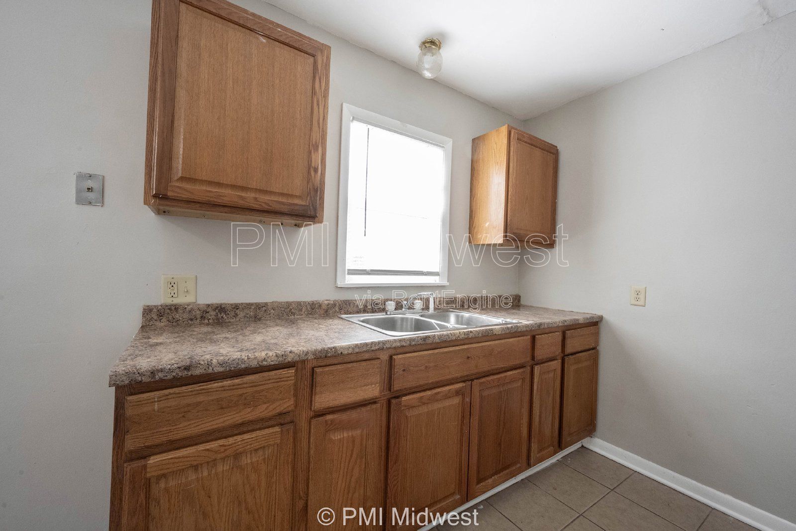 2 bedroom 1 bath property image