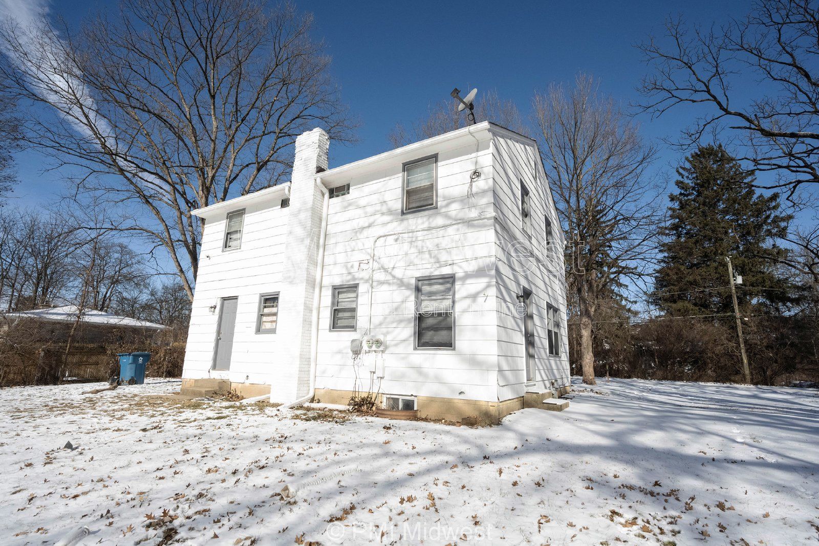 2 bedroom 1 bath property image