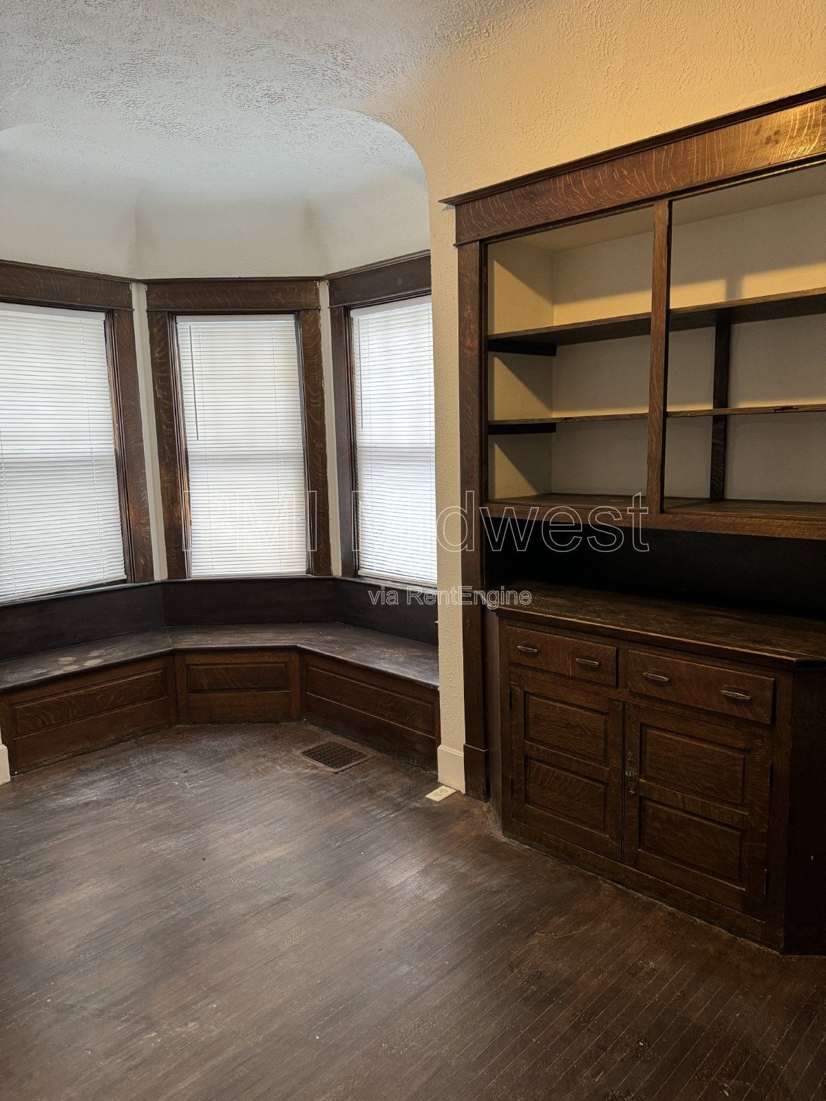 Charming 1-Bedroom Apartment with 800 sqft in Indianapolis! property image