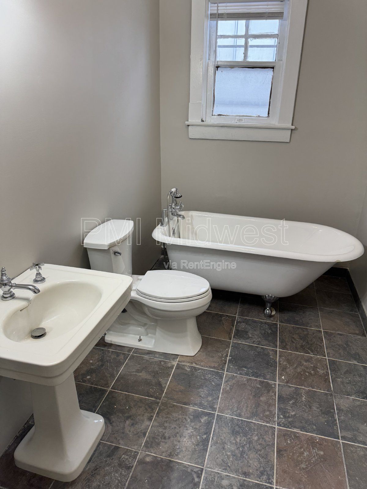 Charming 1-Bedroom Apartment with 800 sqft in Indianapolis! property image