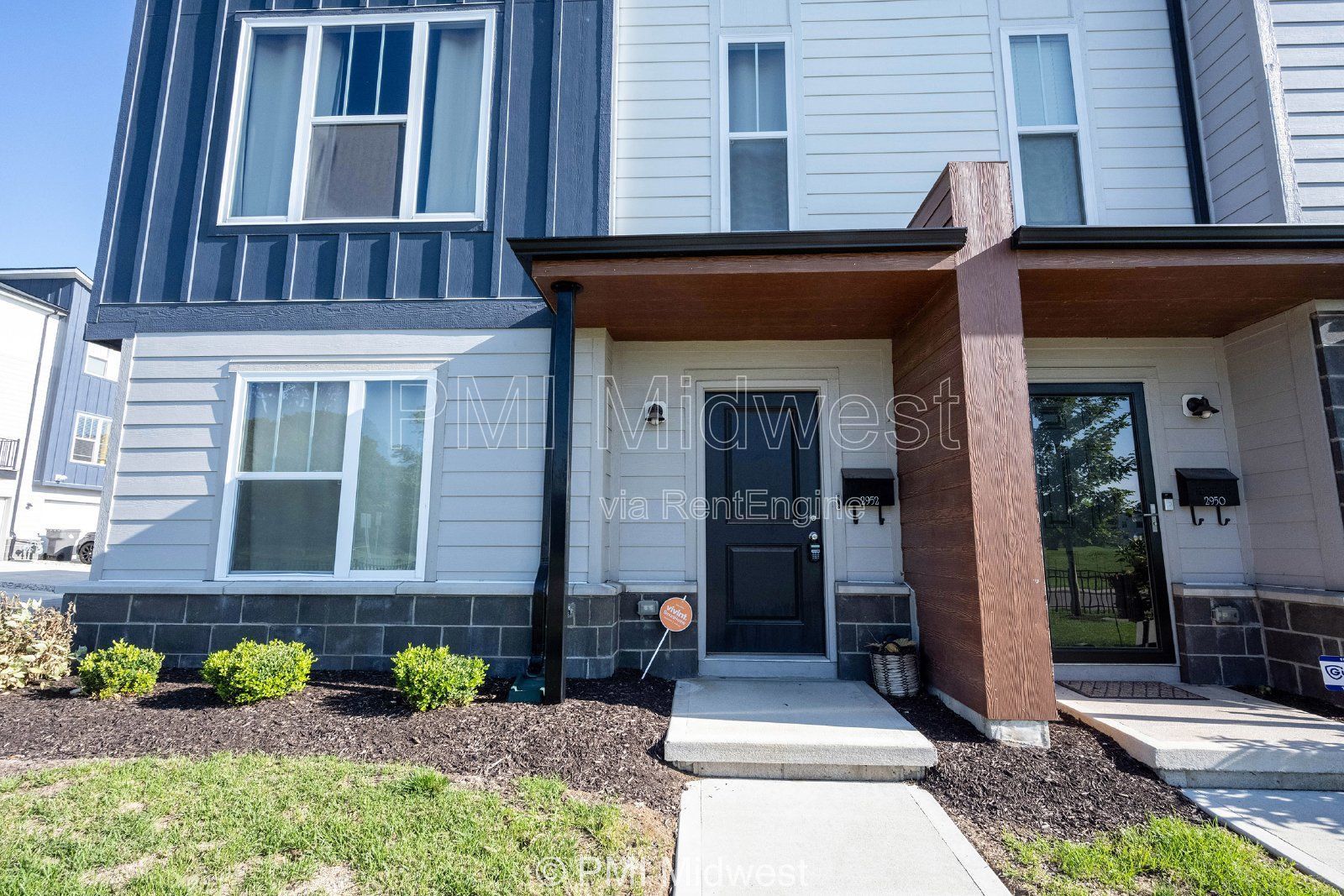 2952 W New York St property image