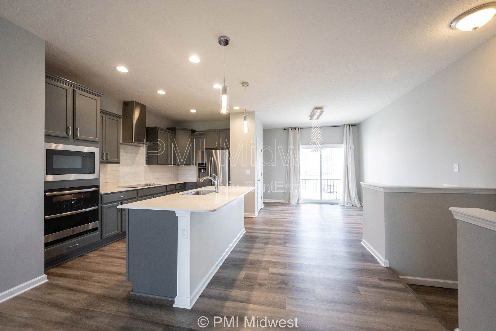 2952 W New York St property image
