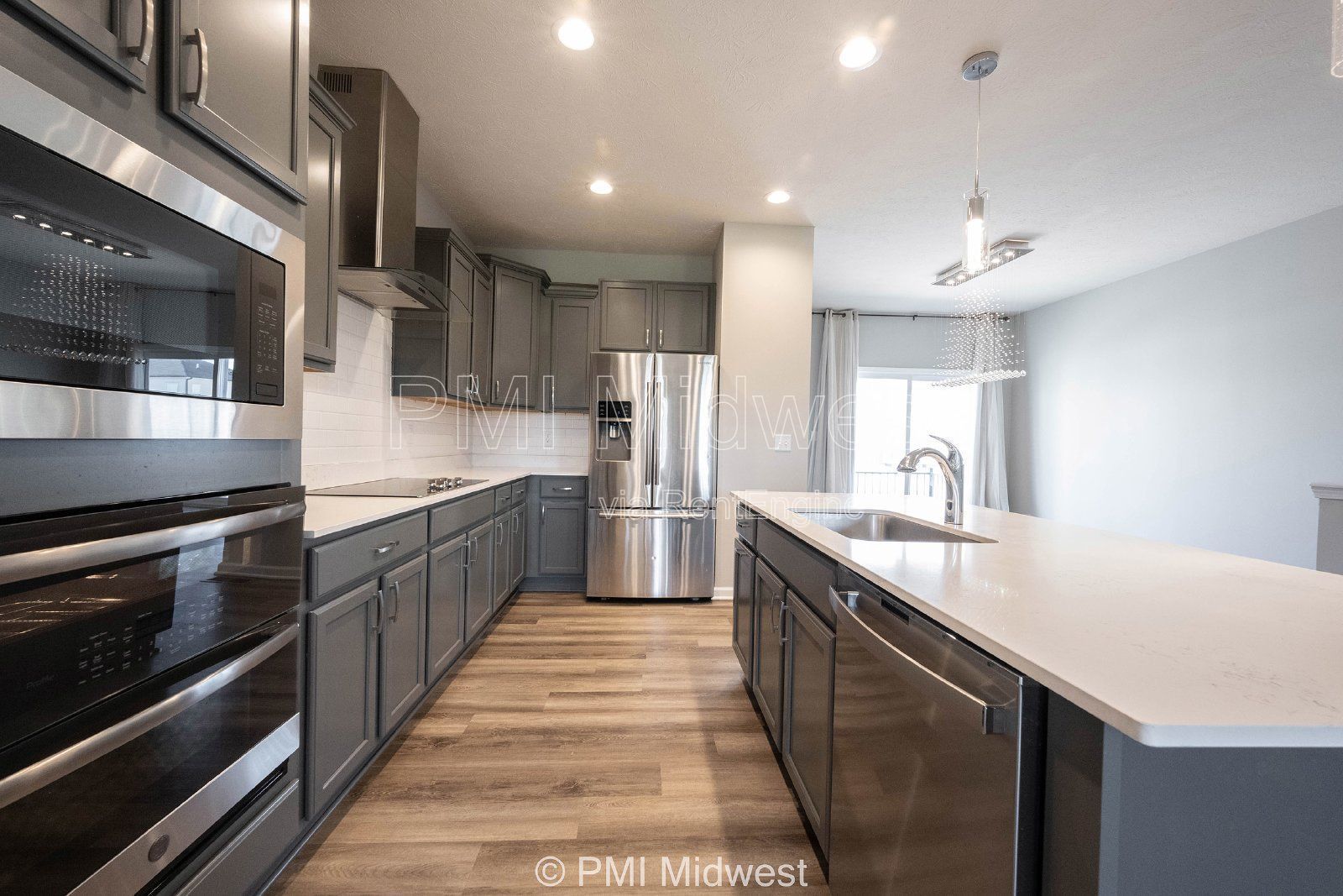 2952 W New York St property image