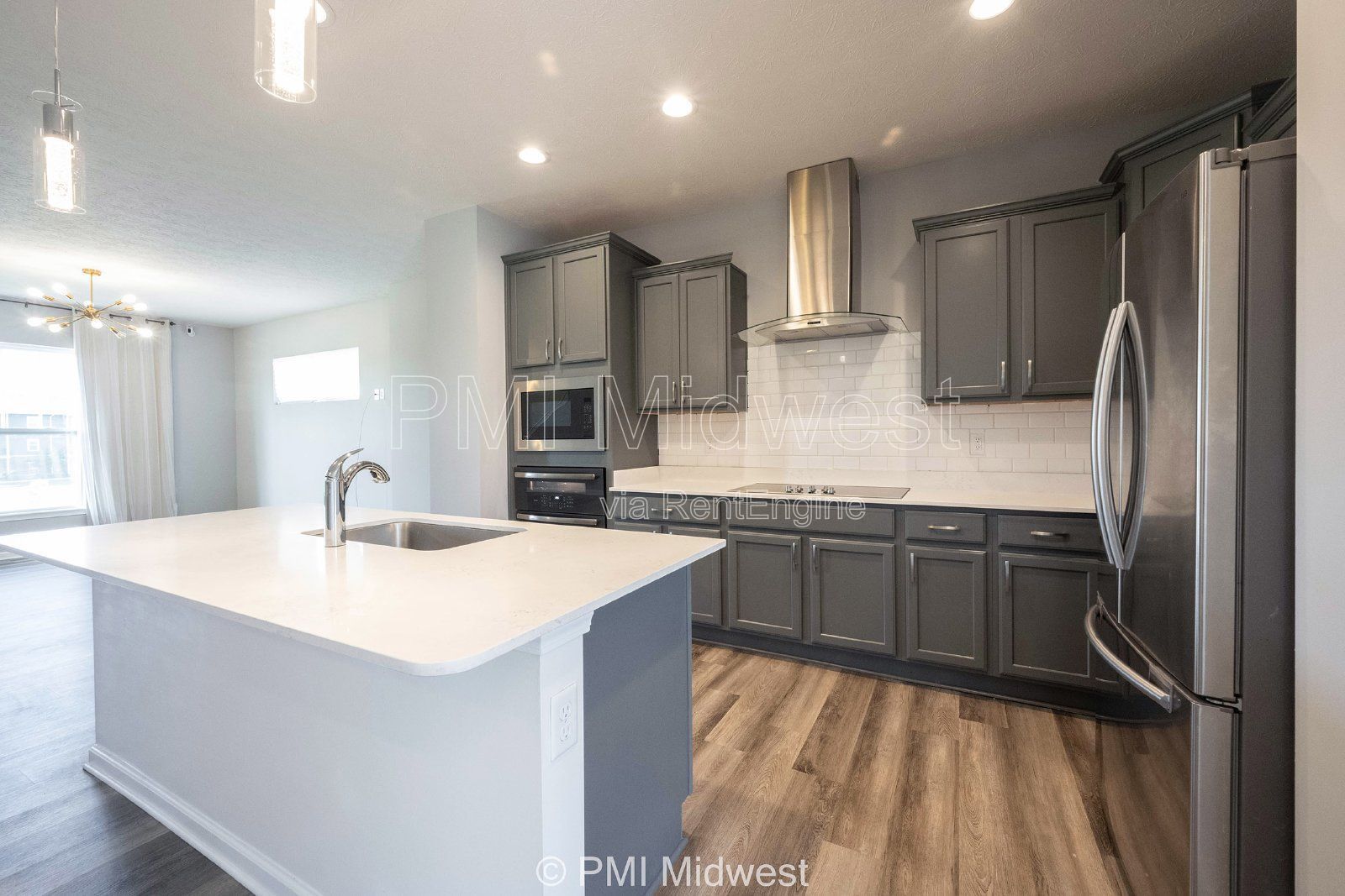 2952 W New York St property image
