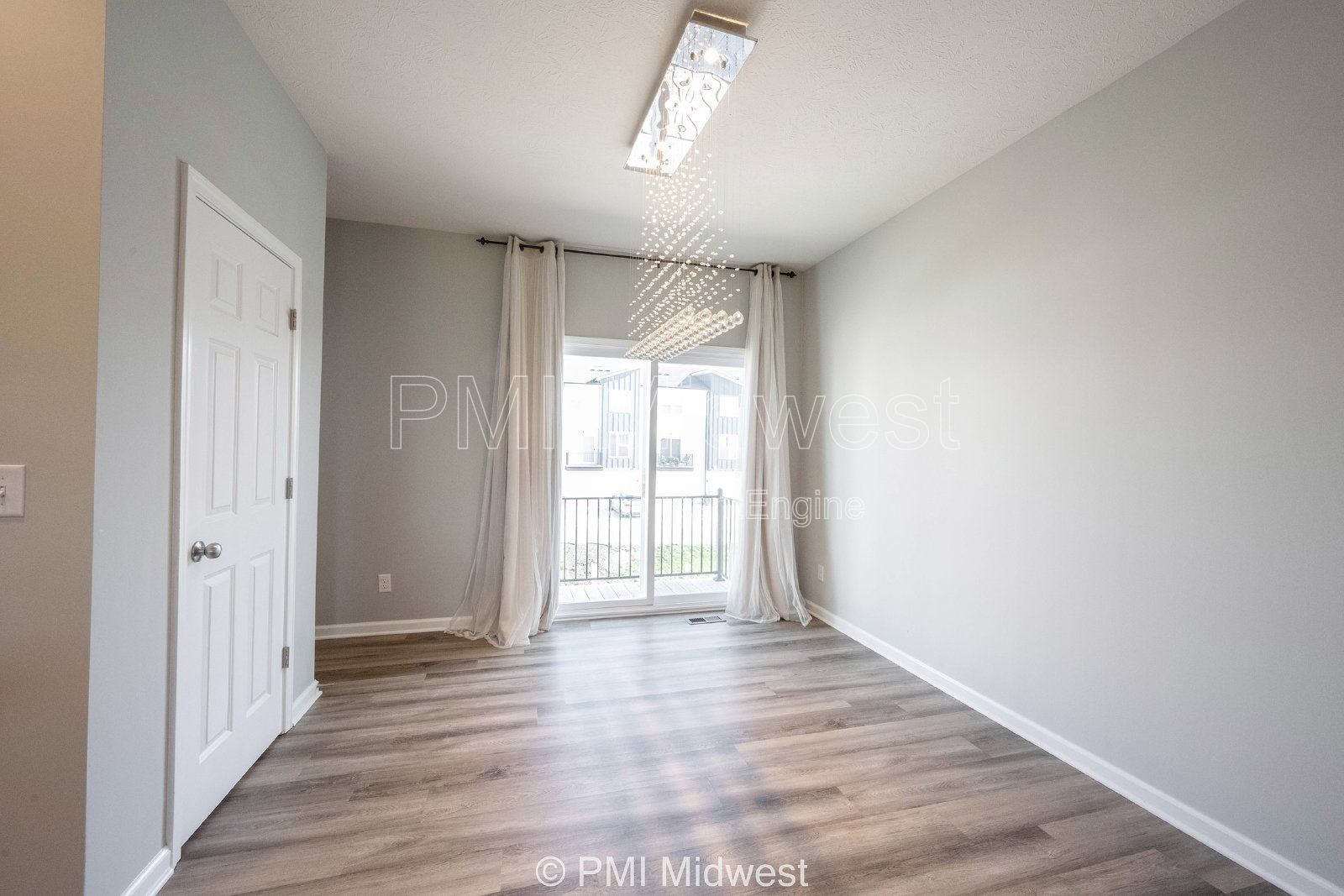 2952 W New York St property image