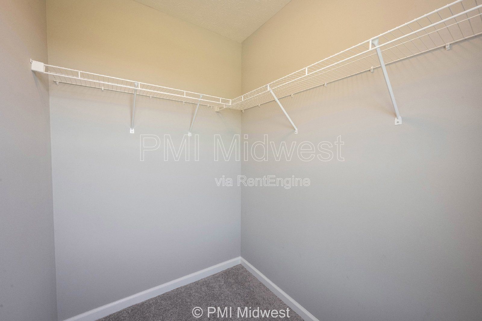 2952 W New York St property image