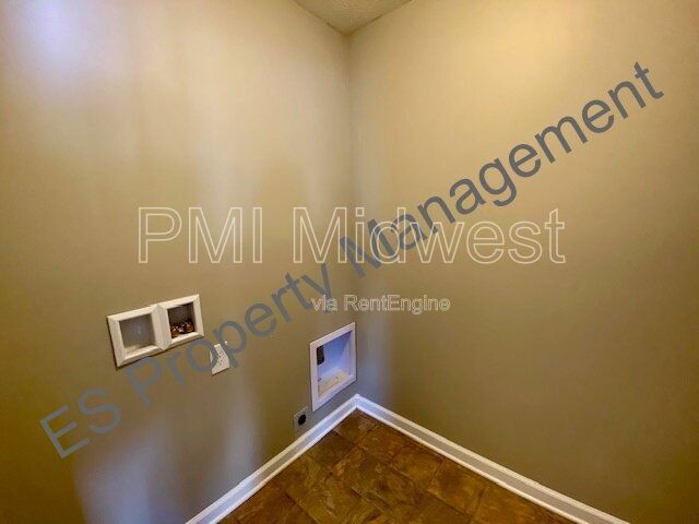 Beautiful 4 bedroom, 2.5 bathroom home in Ingalls- Prairie Hollow Community property image