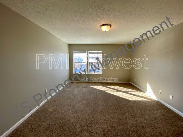 Beautiful 4 bedroom, 2.5 bathroom home in Ingalls- Prairie Hollow Community property image