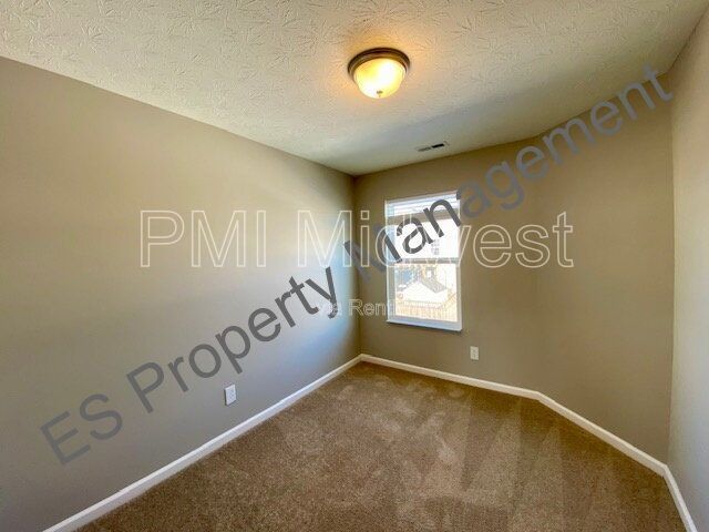 Beautiful 4 bedroom, 2.5 bathroom home in Ingalls- Prairie Hollow Community property image