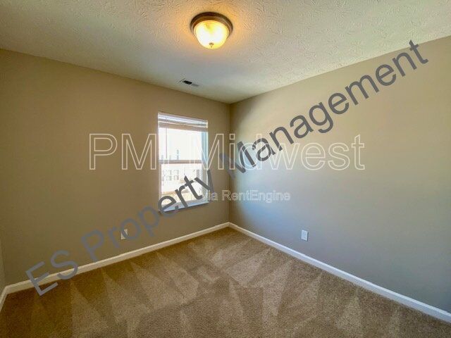 Beautiful 4 bedroom, 2.5 bathroom home in Ingalls- Prairie Hollow Community property image