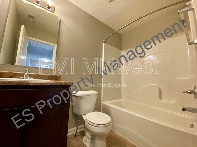Beautiful 4 bedroom, 2.5 bathroom home in Ingalls- Prairie Hollow Community property image