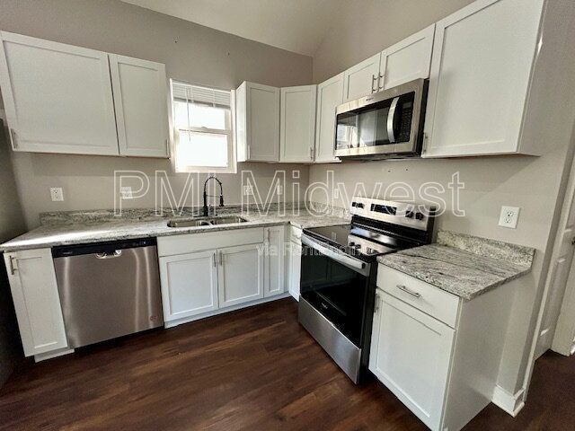 **SPECIAL** $250 OFF 2ND MONTH'S RENT** 3 Bedroom 2 Bath Duplex in the Heart of Indianapolis property image