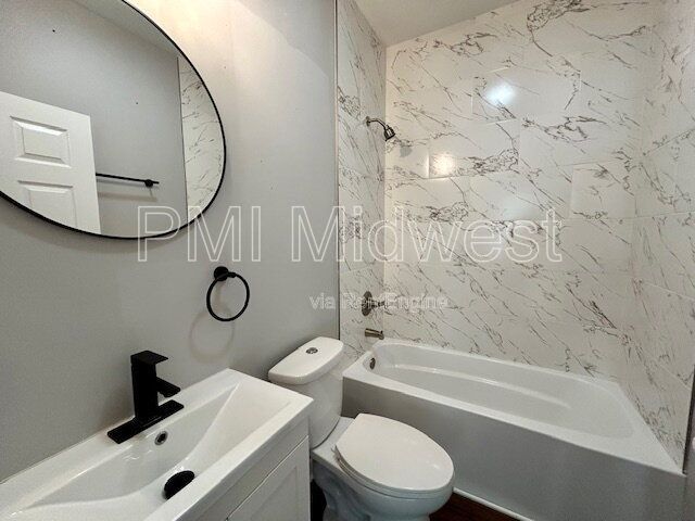 **SPECIAL** $250 OFF 2ND MONTH'S RENT** 3 Bedroom 2 Bath Duplex in the Heart of Indianapolis property image