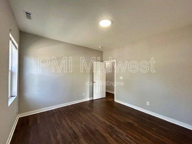 **SPECIAL** $250 OFF 2ND MONTH'S RENT** 3 Bedroom 2 Bath Duplex in the Heart of Indianapolis property image