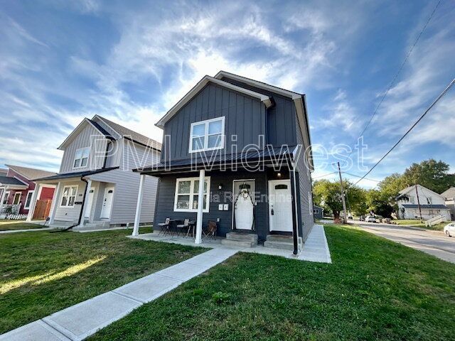 **SPECIAL** $250 OFF 2ND MONTH'S RENT** 3 Bedroom 2 Bath Duplex in the Heart of Indianapolis property image