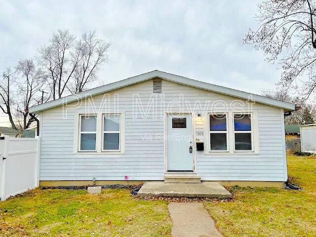 **SPECIAL**$200 OFF 2nd Month's Rent** Renovated 2 Bedroom 1 Bath Duplex in Noblesville!! property image