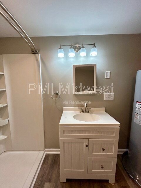 **SPECIAL**$200 OFF 2nd Month's Rent** Renovated 2 Bedroom 1 Bath Duplex in Noblesville!! property image