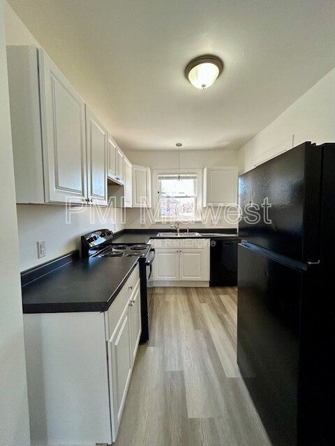 Beautiful Remodeled 3 Bedroom 1.5 Bathroom Duplex**SPECIAL-$350 OFF 2ND MONTH'S RENT*** property image