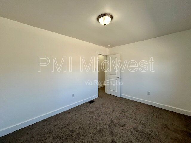 Beautiful Remodeled 3 Bedroom 1.5 Bathroom Duplex**SPECIAL-$350 OFF 2ND MONTH'S RENT*** property image