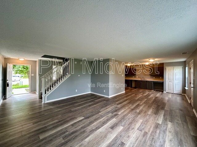 STUNNING 3 bedroom, 2.5 Bath Home in Greenwood- Johnson County property image