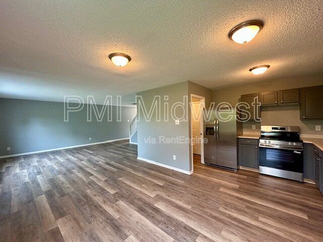 STUNNING 3 bedroom, 2.5 Bath Home in Greenwood- Johnson County property image