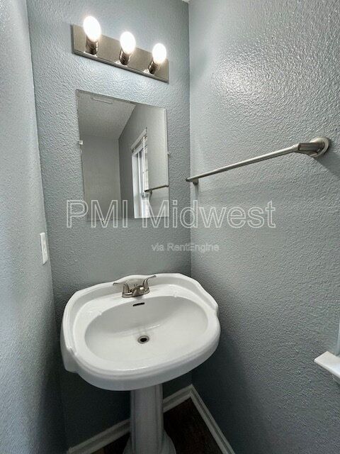 STUNNING 3 bedroom, 2.5 Bath Home in Greenwood- Johnson County property image