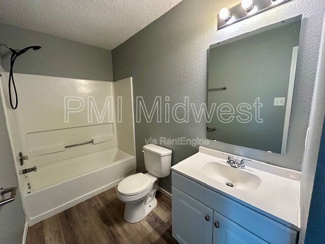 STUNNING 3 bedroom, 2.5 Bath Home in Greenwood- Johnson County property image
