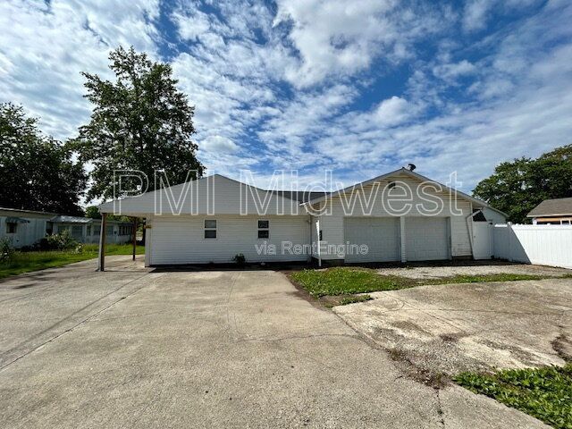 Newly Renovated 2 bedroom 1 Bath Duplex in Noblesville property image