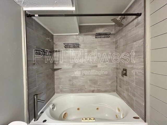 Newly Renovated 2 bedroom 1 Bath Duplex in Noblesville property image