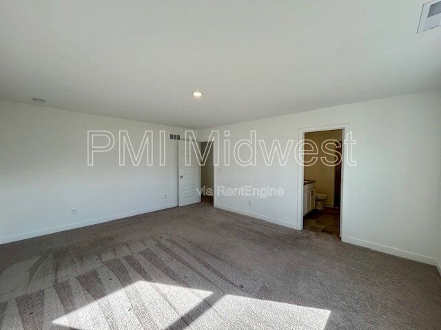 Beautiful Newly Built 4 Bed, 2.5 Bath Home - Loudoun Place Neighborhood property image