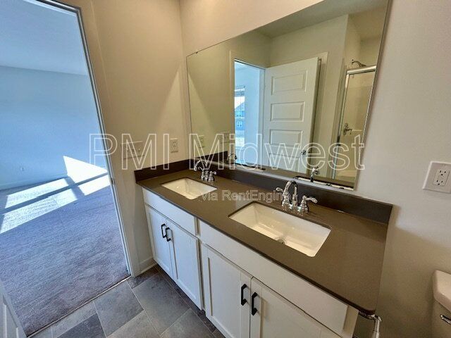 Beautiful Newly Built 4 Bed, 2.5 Bath Home - Loudoun Place Neighborhood property image