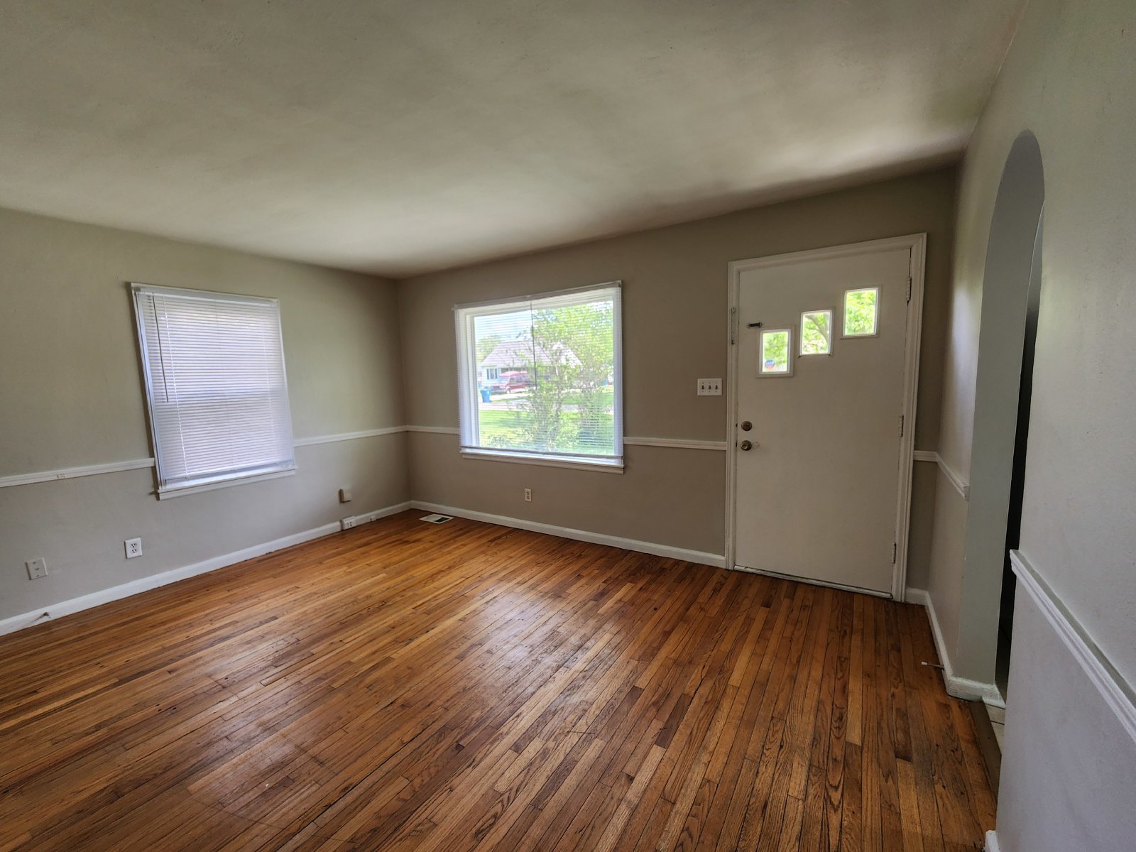 Charming 3 Bedroom Home in Indianapolis with Spacious Layout and Convenient Location! property image