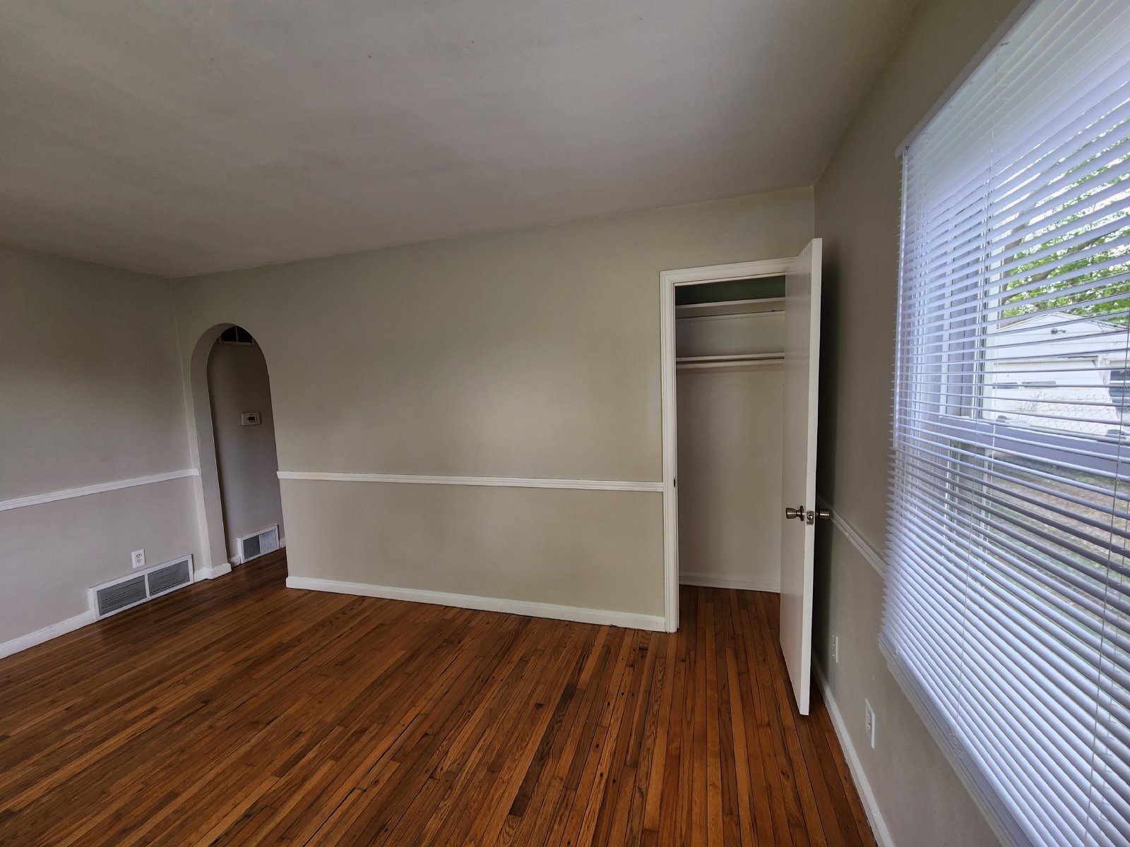 Charming 3 Bedroom Home in Indianapolis with Spacious Layout and Convenient Location! property image