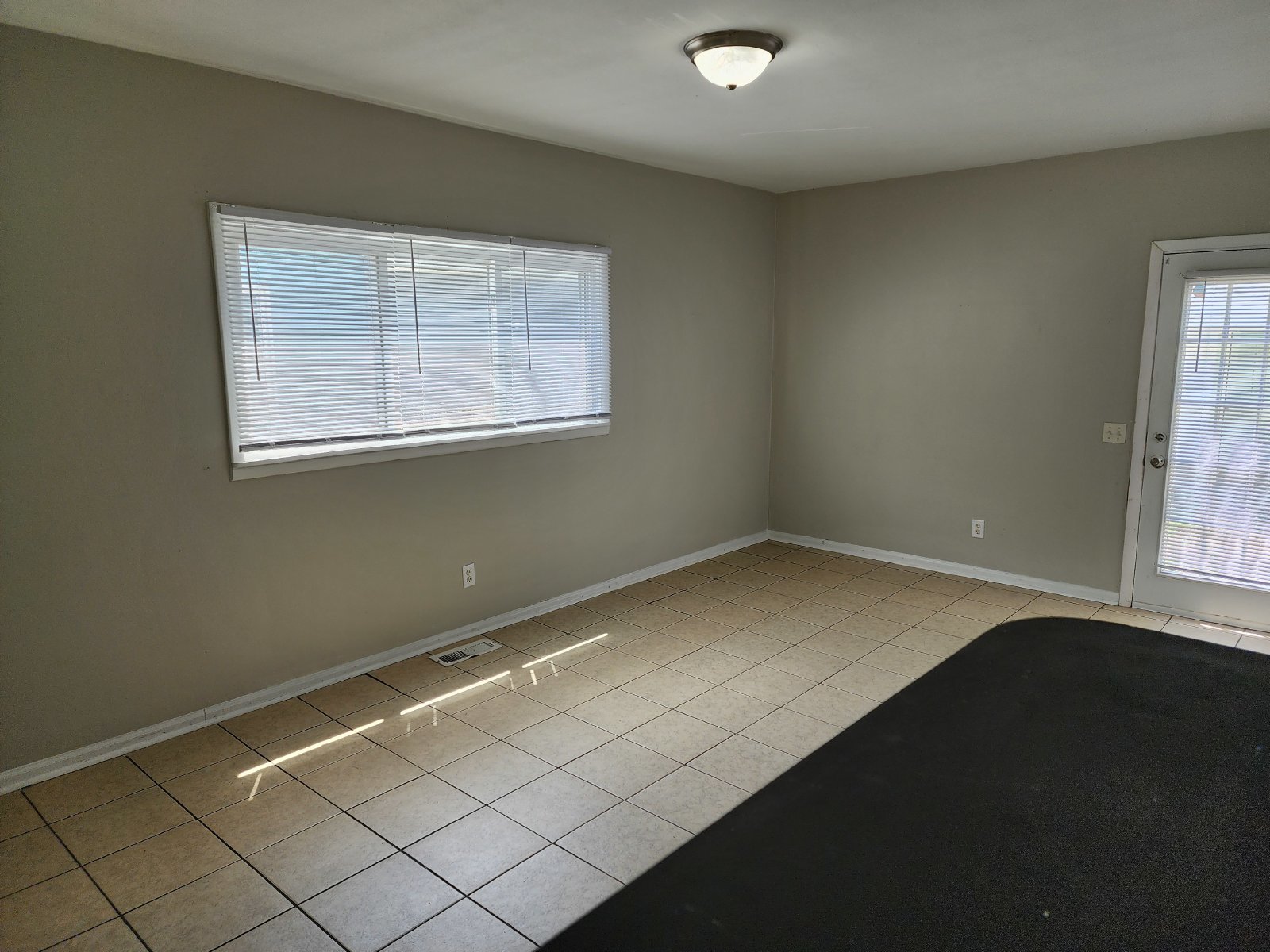 Charming 3 Bedroom Home in Indianapolis with Spacious Layout and Convenient Location! property image