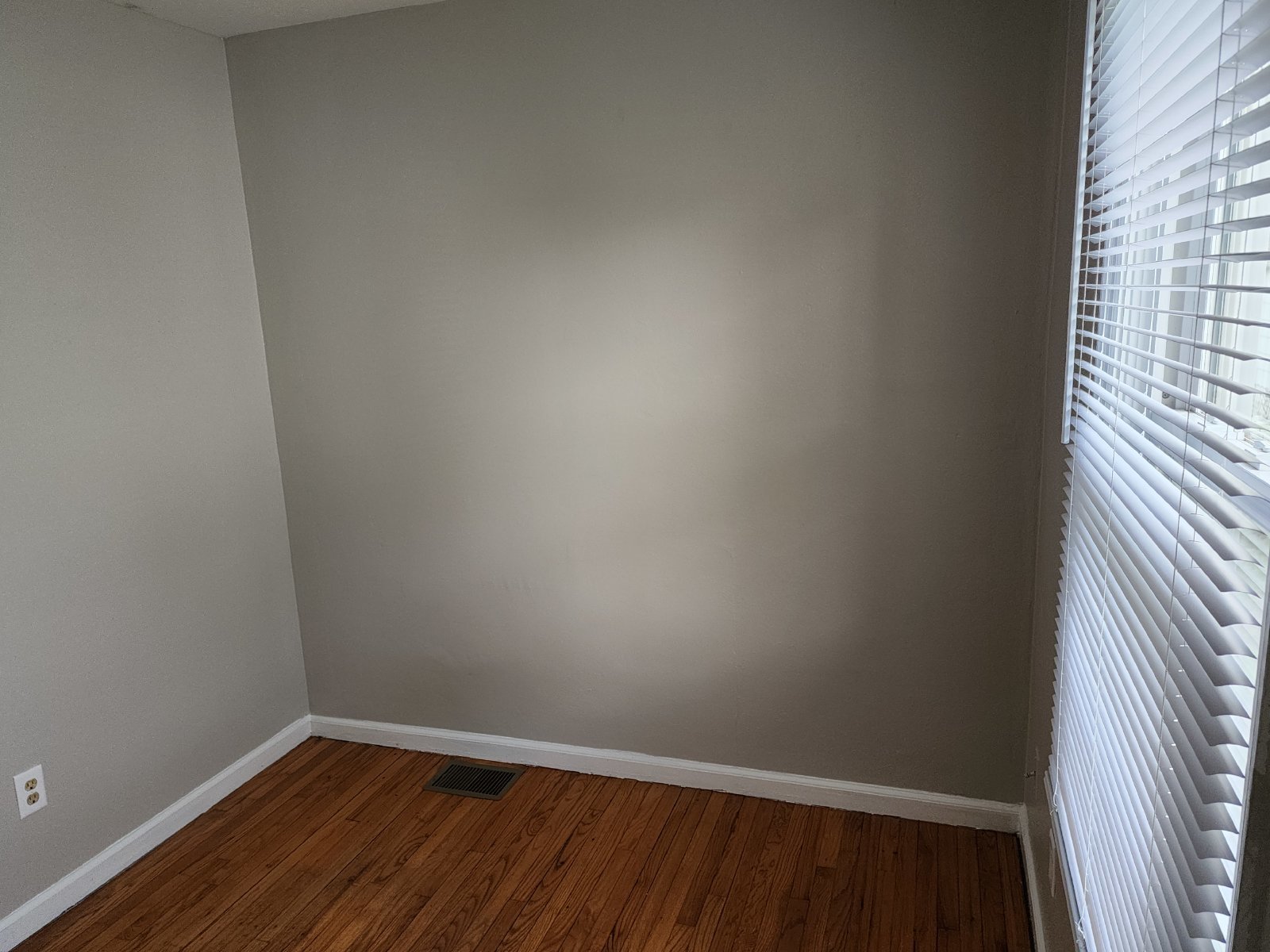Charming 3 Bedroom Home in Indianapolis with Spacious Layout and Convenient Location! property image