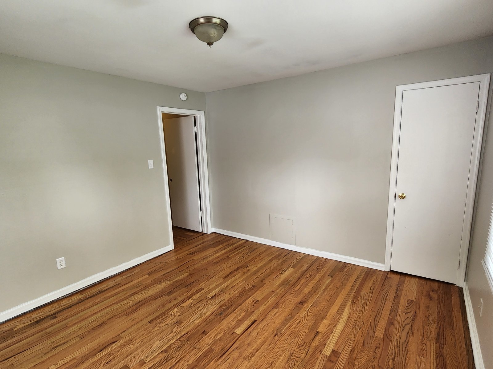 Charming 3 Bedroom Home in Indianapolis with Spacious Layout and Convenient Location! property image