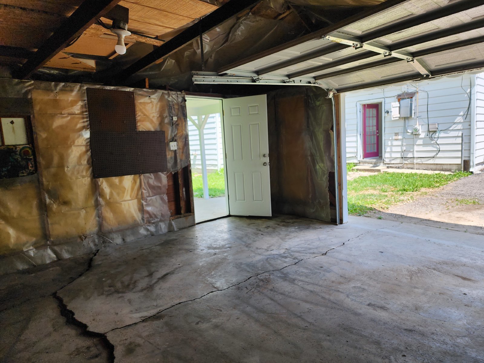 Charming 3 Bedroom Home in Indianapolis with Spacious Layout and Convenient Location! property image
