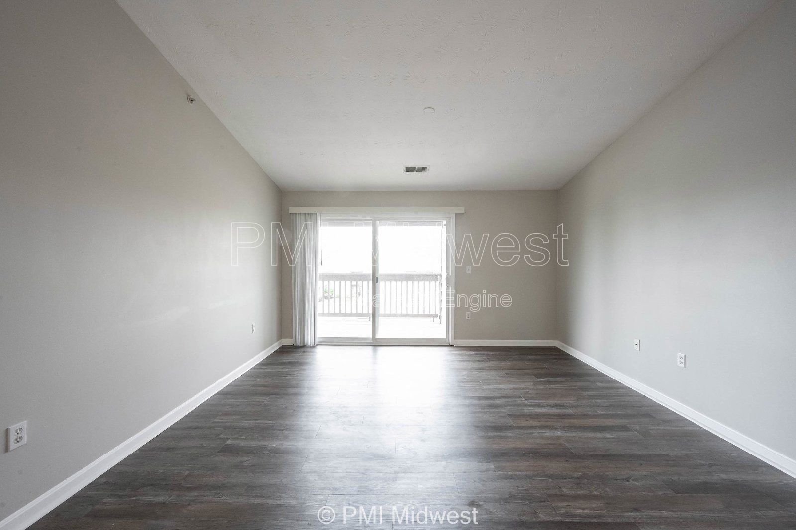 Charming 2 Bed, 2 Bath Condo in Indianapolis! Perfect for comfortable living! property image