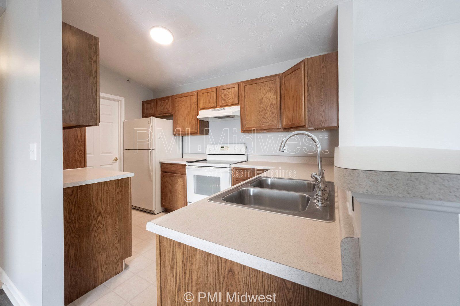 Charming 2 Bed, 2 Bath Condo in Indianapolis! Perfect for comfortable living! property image