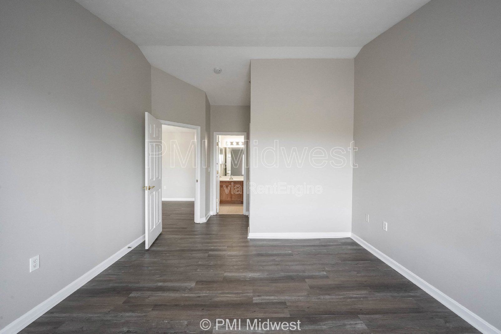 Charming 2 Bed, 2 Bath Condo in Indianapolis! Perfect for comfortable living! property image