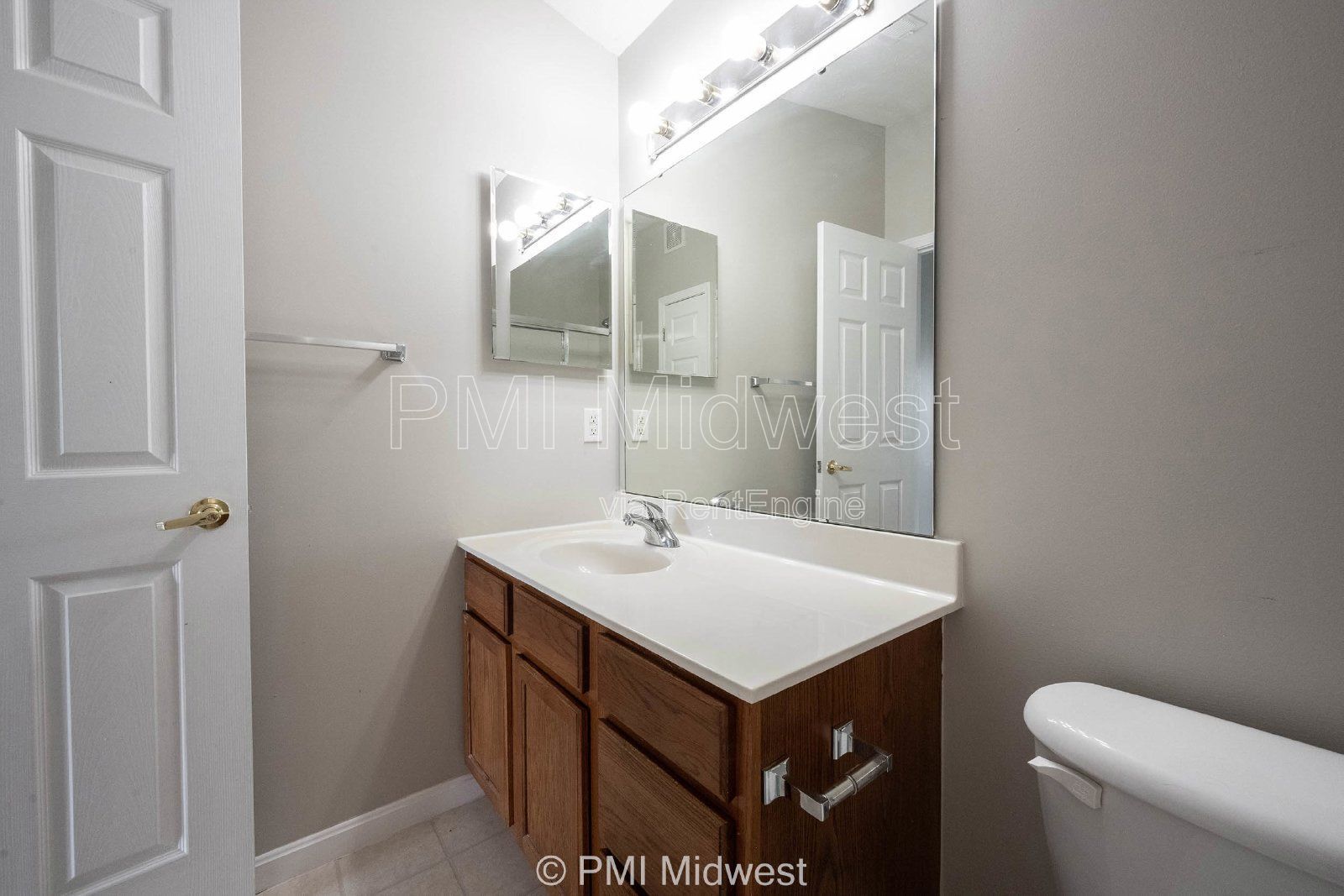 Charming 2 Bed, 2 Bath Condo in Indianapolis! Perfect for comfortable living! property image