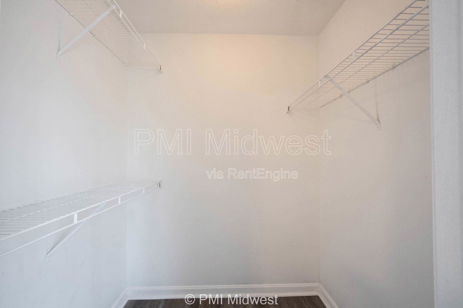 Charming 2 Bed, 2 Bath Condo in Indianapolis! Perfect for comfortable living! property image
