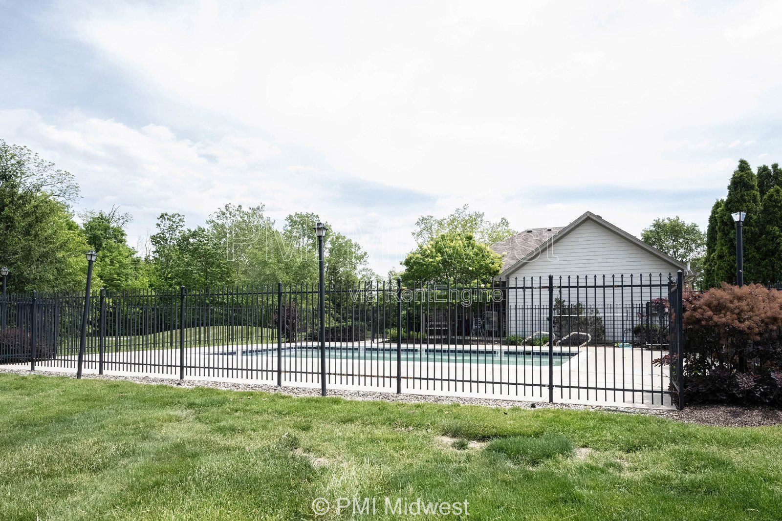 Charming 2 Bed, 2 Bath Condo in Indianapolis! Perfect for comfortable living! property image
