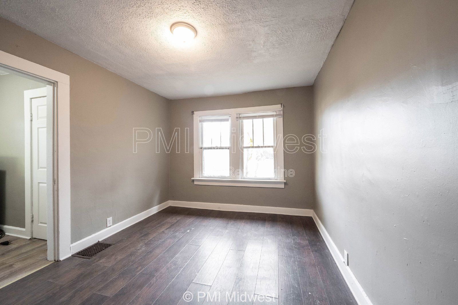 Charming 1 Bed Duplex with Full Bath in Indianapolis! property image