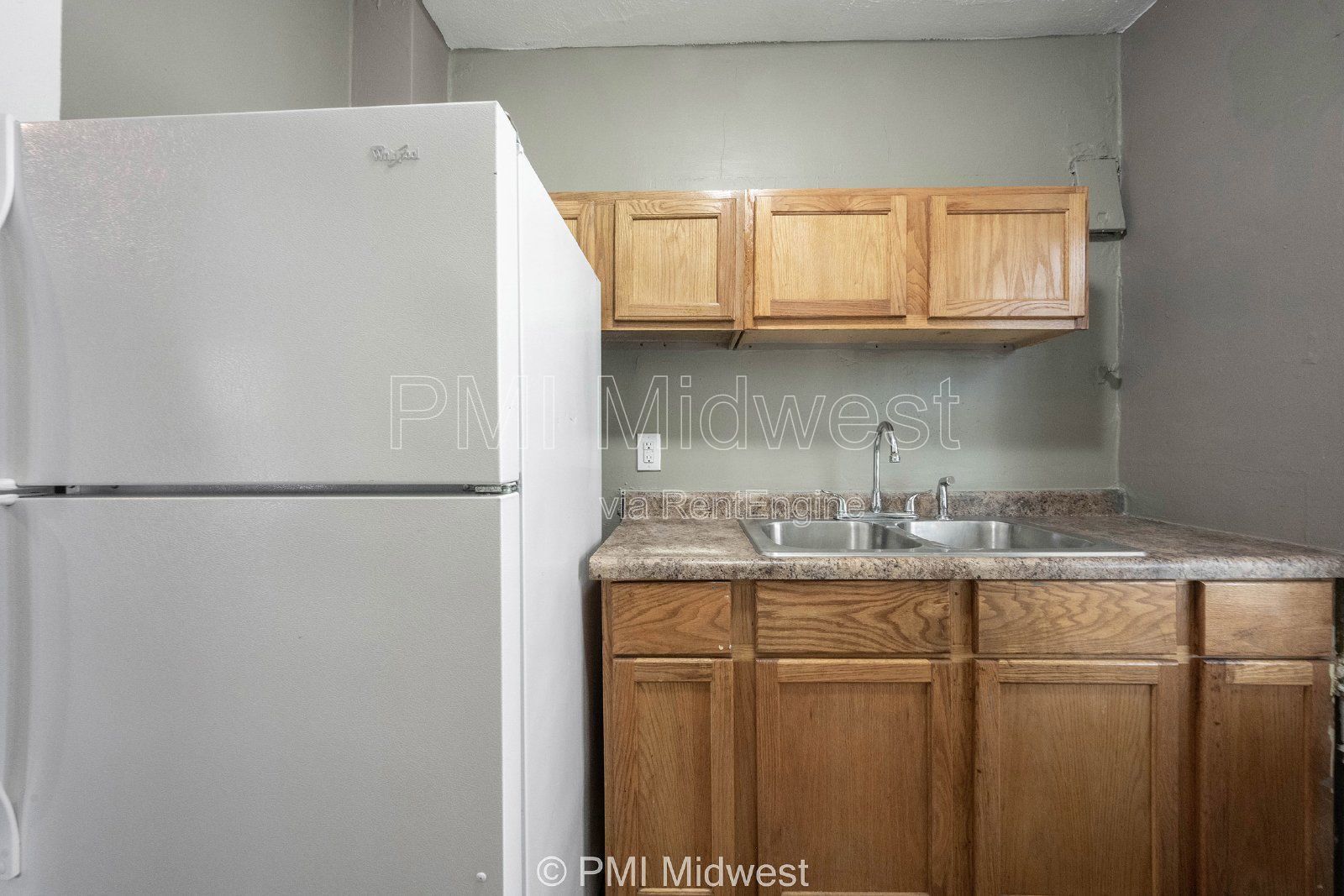 Charming 1 Bed Duplex with Full Bath in Indianapolis! property image