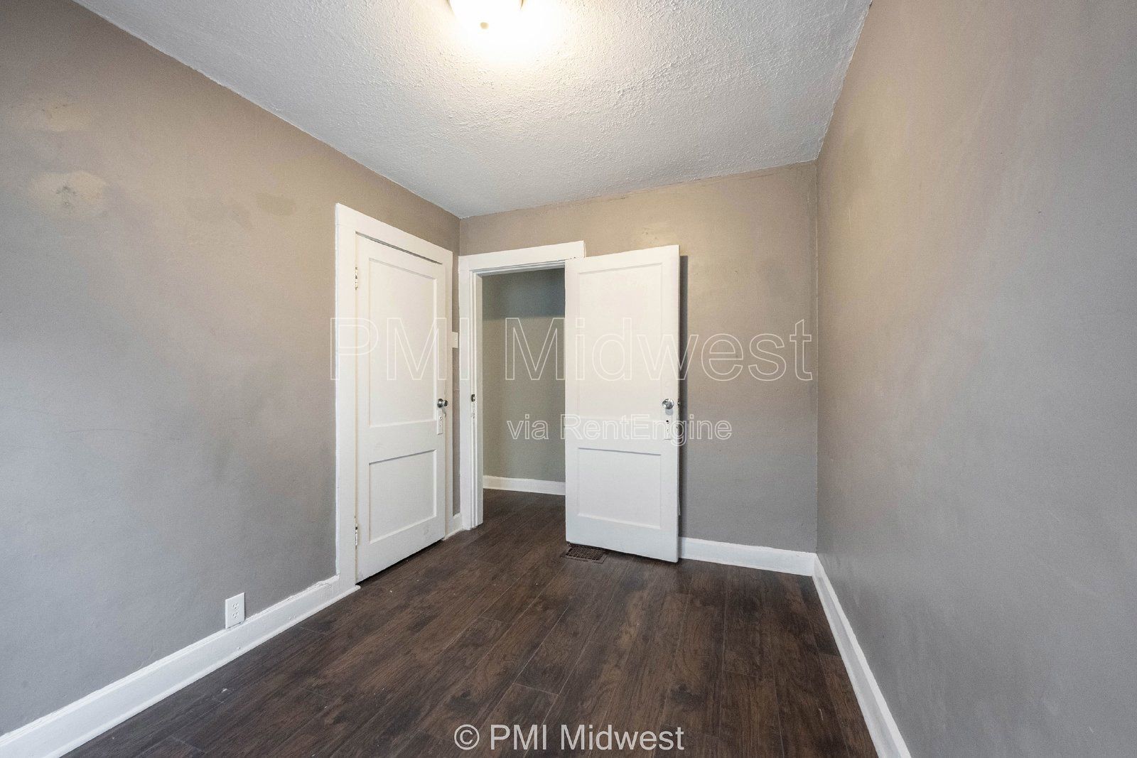 Charming 1 Bed Duplex with Full Bath in Indianapolis! property image