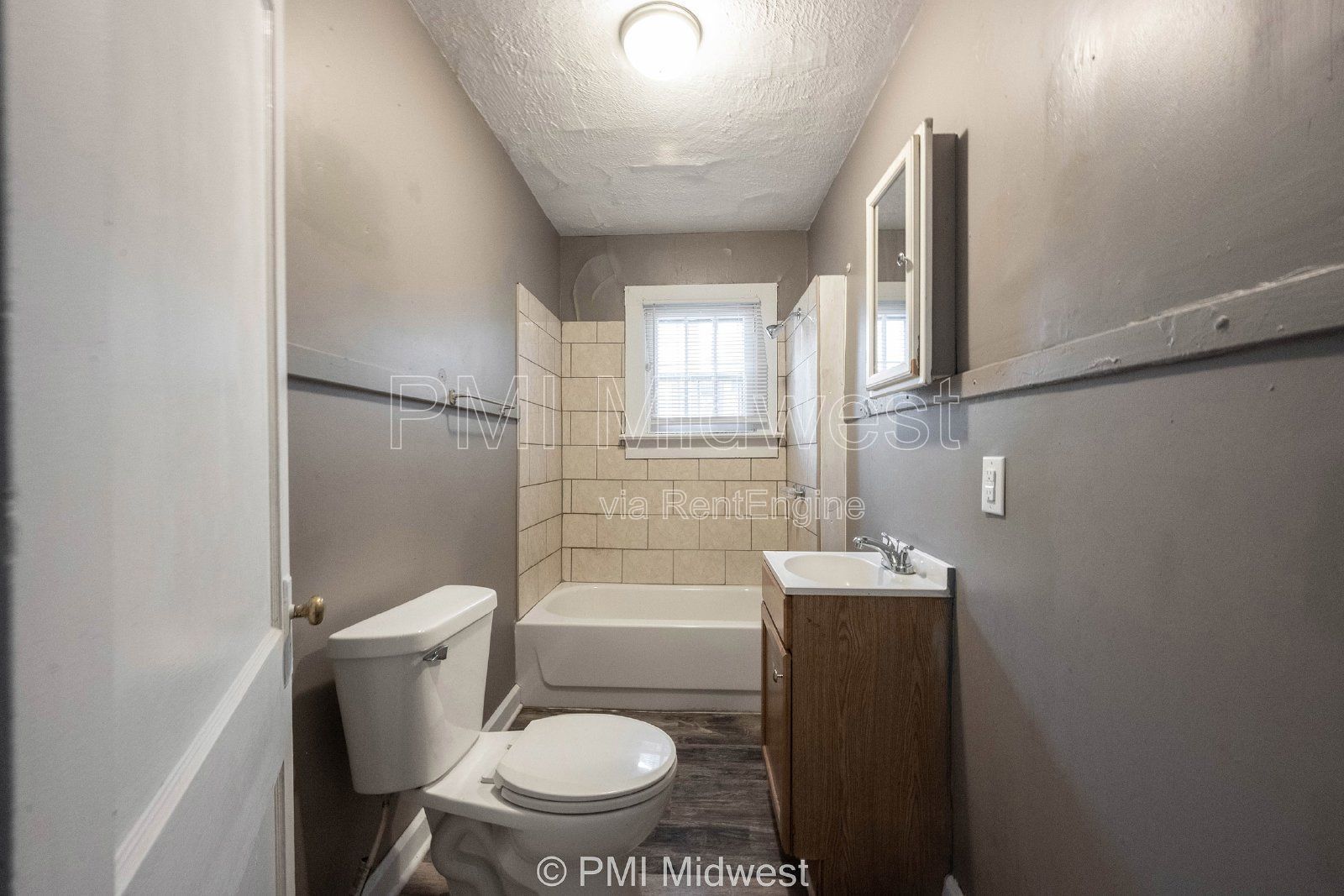 Charming 1 Bed Duplex with Full Bath in Indianapolis! property image